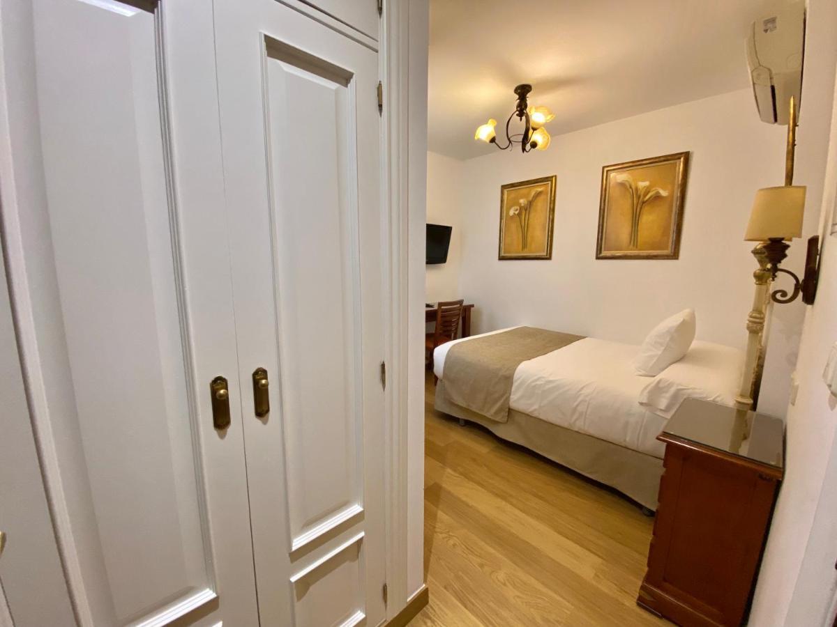Hostal Rodri (Adults Only) Granada Buitenkant foto
