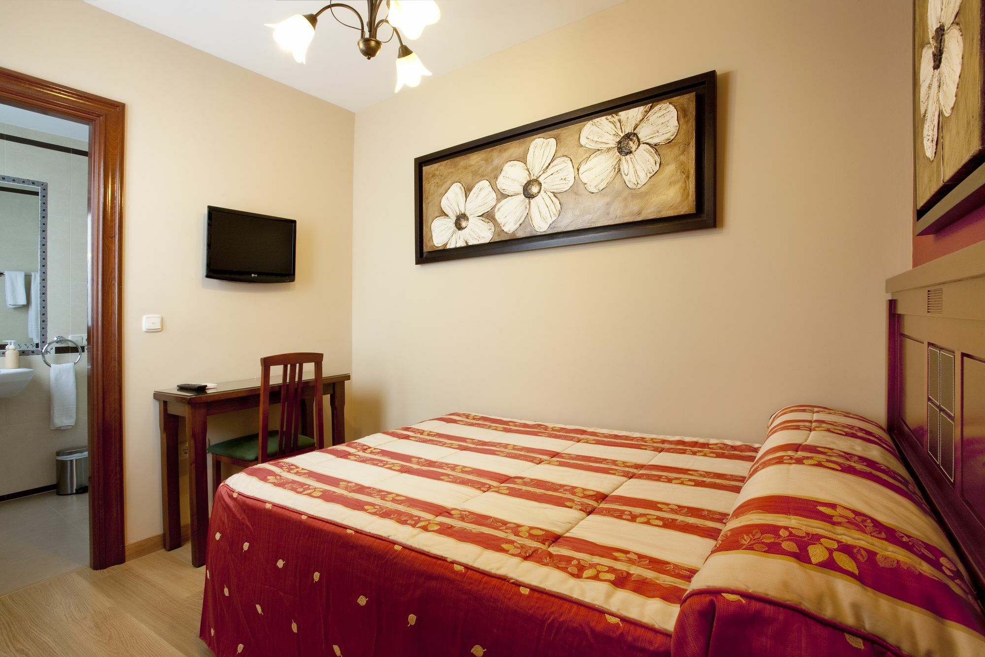 Hostal Rodri (Adults Only) Granada Buitenkant foto